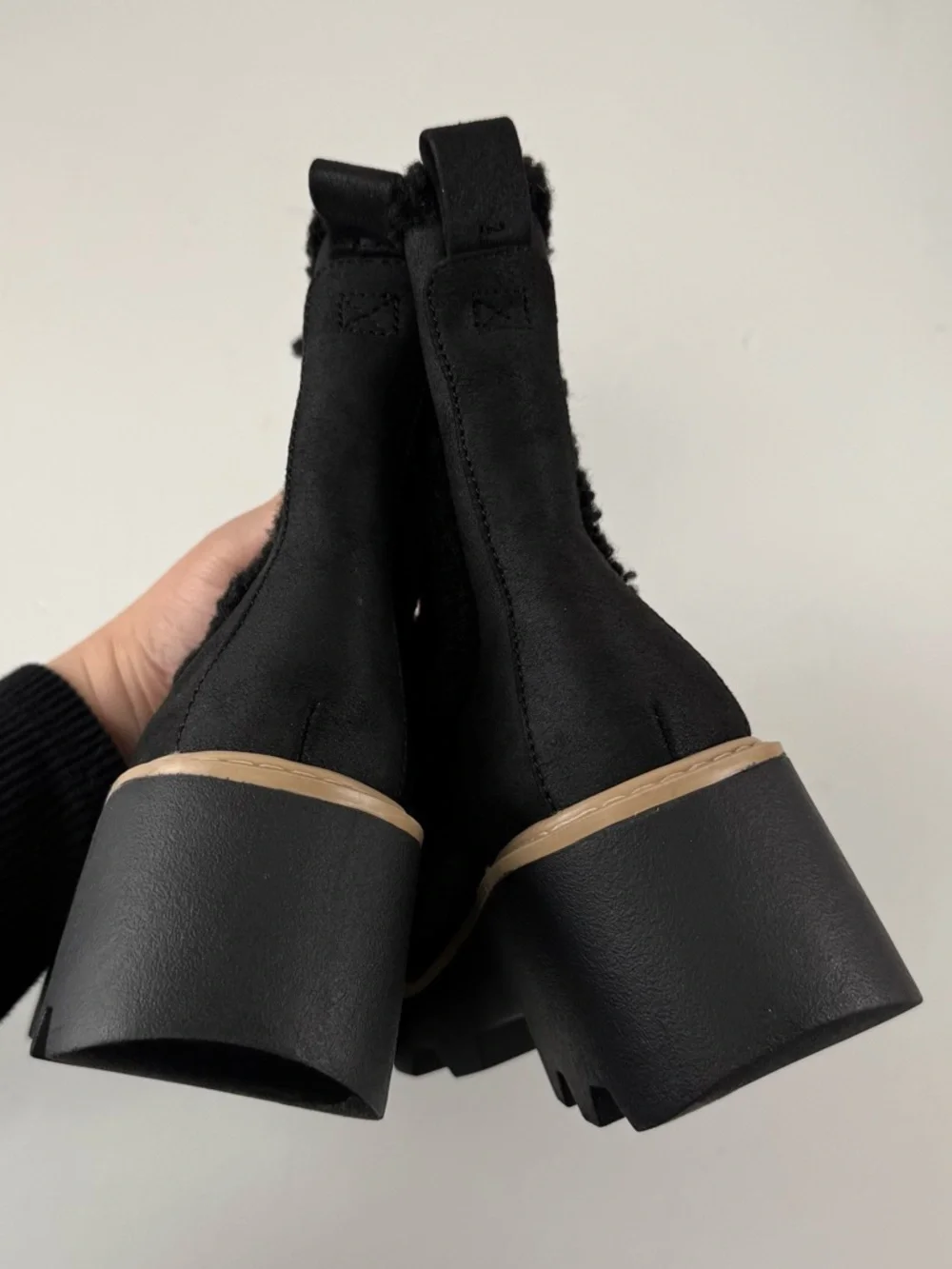 DV Dolce Vita Vandi Cozy Lug-Sole Platform Booties Womens 8.5 Black NEW